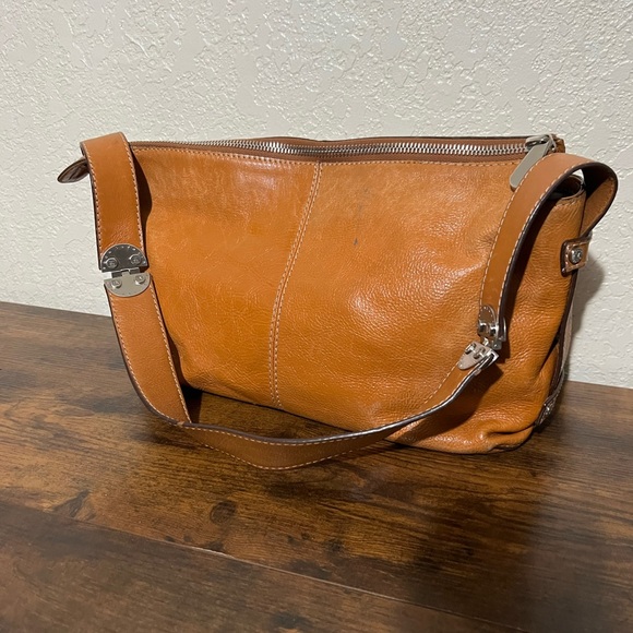 MICHAEL Michael Kors Tan Leather Shoulder Bag - Picture 1 of 16